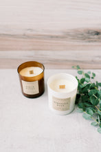 Load image into Gallery viewer, wooden wick lavender candle with clean linen and cotton scent